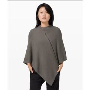 Lululemon On The Go Poncho One Size Grey Sage Green Two-Way Zip‎ Sweater OS